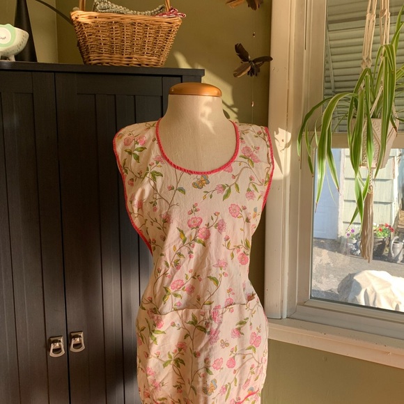 Set of Two Handmade Vintage Mid-Century Cooking Aprons Set - Picture 1 of 16